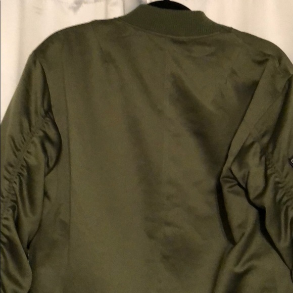 Green bomber jacket - Picture 5 of 7